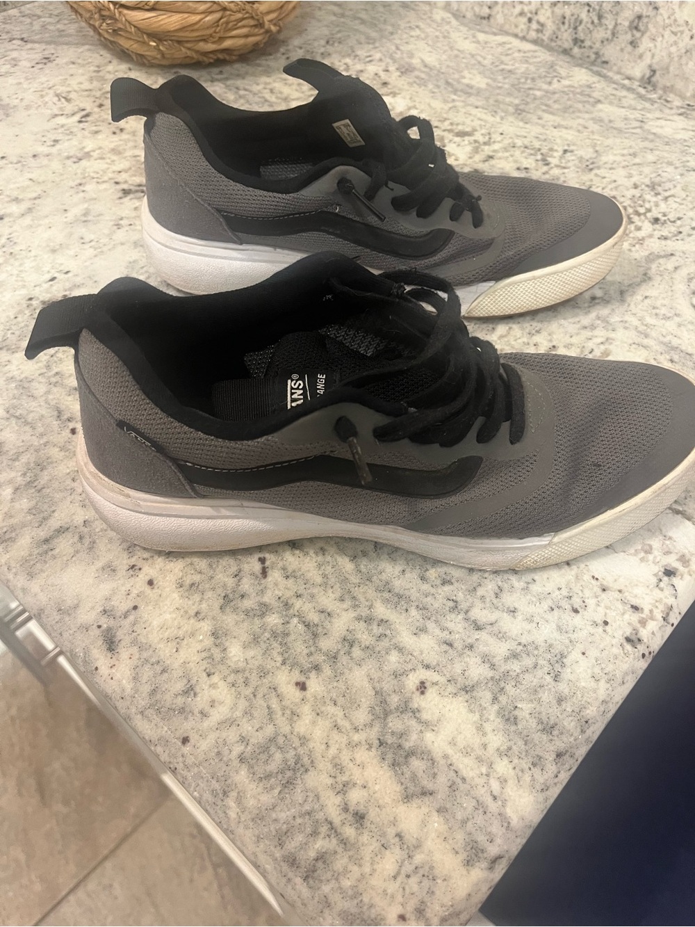 Vans Men’s Gray Low-Top Athletic Sneakers